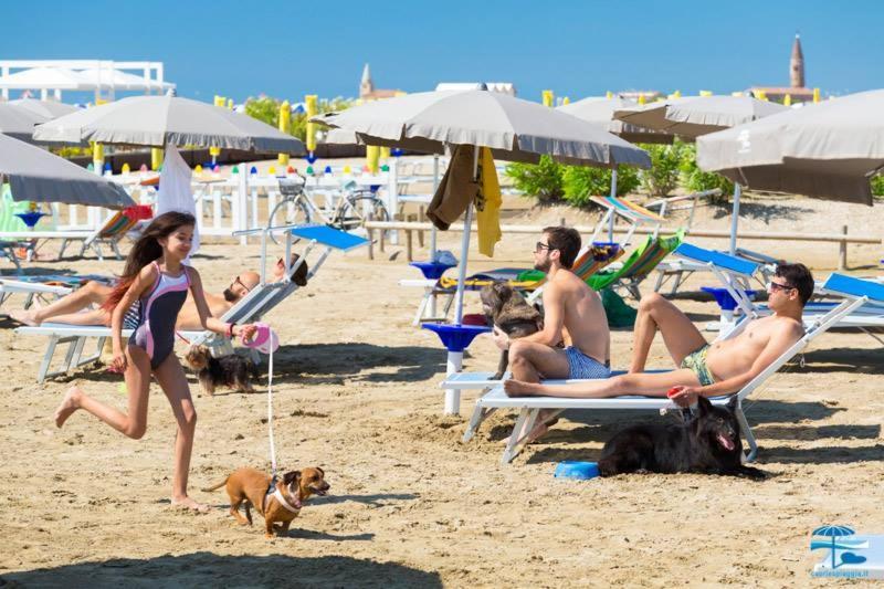 Ampio Bilocale Caorle Lungomare Levante Екстериор снимка